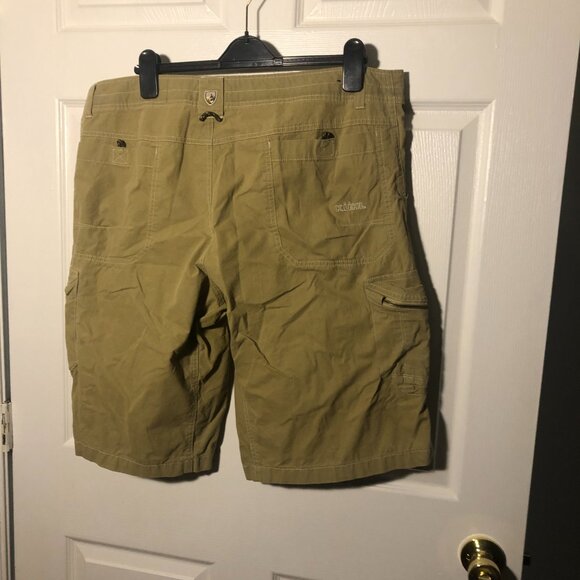 Kuhl men green cargo shorts, two leg pockets, 40 - Picture 2 of 12